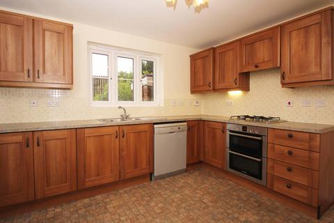 4 bedroom detached house to rent, Llewellyns View, Gilfach Goch CF39 8BQ