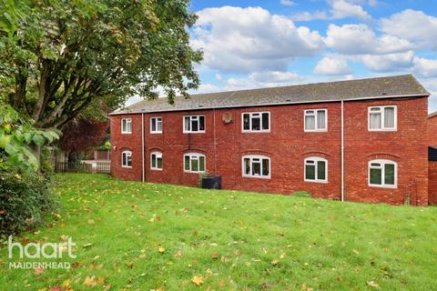 97 Wolf Lane, Windsor, SL4 4YY