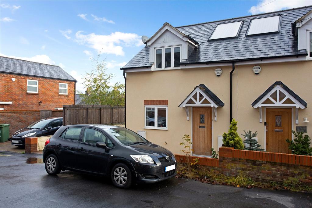 Street, Markyate, St. Albans, Hertfordshire, AL3 2 bed semi