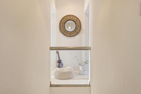 75 Arnold Road, Woking, GU21 5JX