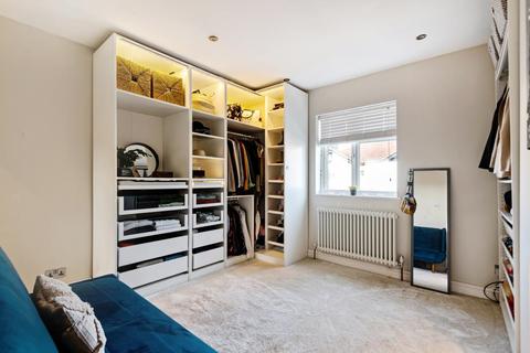 75 Arnold Road, Woking, GU21 5JX
