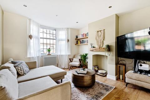 75 Arnold Road, Woking, GU21 5JX