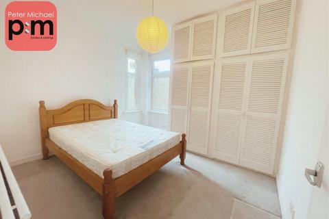 2 bedroom apartment to rent, Brownlow Road, Bounds Green