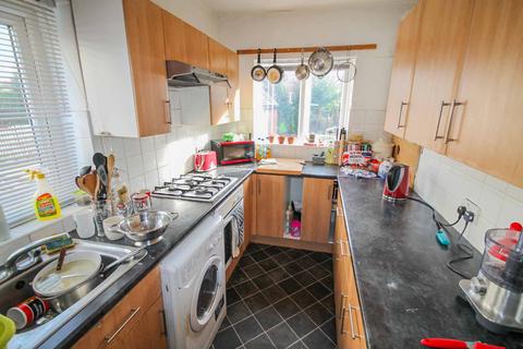 5 bedroom semi-detached house to rent - BILLS INCLUDED,St. Annes Road, Headingley, Leeds, LS6