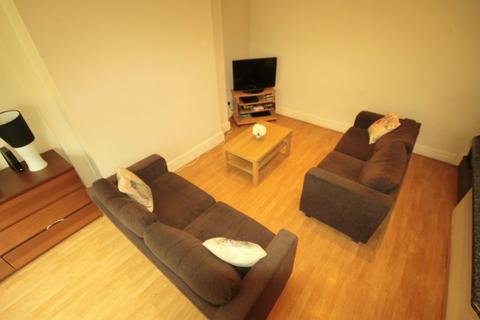 3 bedroom terraced house to rent - Talbot Avenue, Burley, Leeds, LS4 2PG
