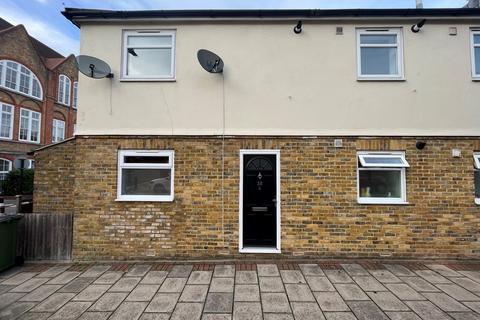 2 bedroom flat to rent, Bloomfield Road, London, SE18