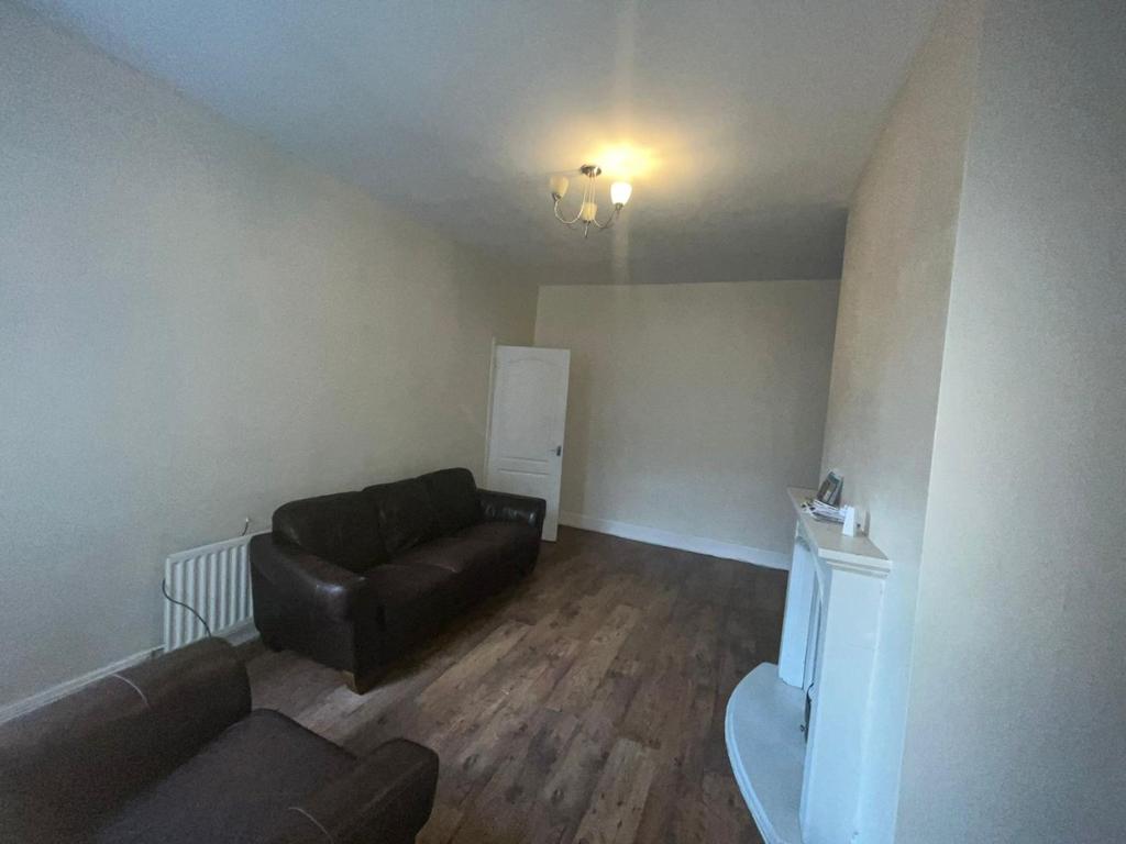Wharton Street, South Shields 2 bed ground floor flat £475 pcm (£110 pw)