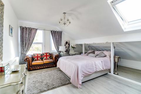 1 bedroom flat for sale, Fairfax Drive, Westcliff-on-sea, SS0