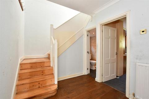 33 Wellfields, Loughton, IG10 1PA