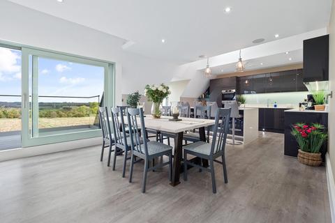 2 bedroom penthouse for sale, Windrush Heights, Nr Burford, Gloucestershire., OX18