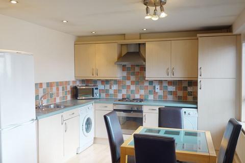 2 bedroom flat to rent, Flat 11 Royal Victoria Court