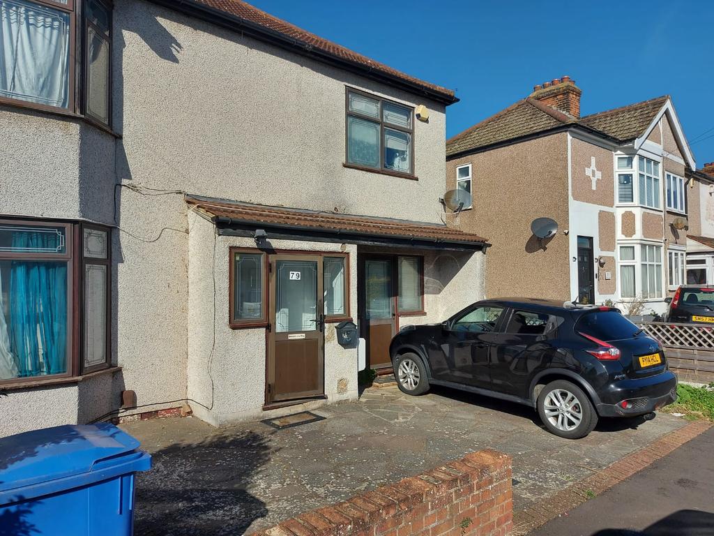 Manser Road, Rainham RM13 4 bed end of terrace house for sale £500,000