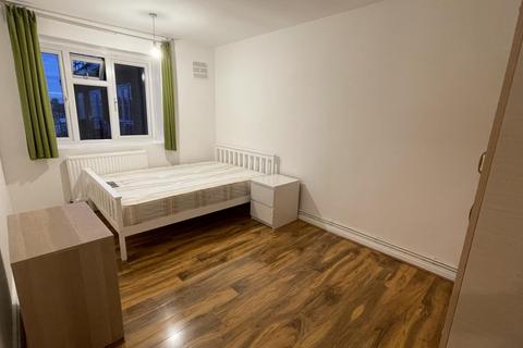 3 bedroom flat to rent, Medway House, Albion Road, N16