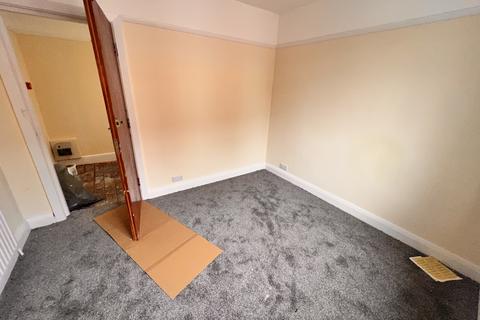 4 bedroom terraced house to rent, London Road, Thornton Heath, Surrey, CR7