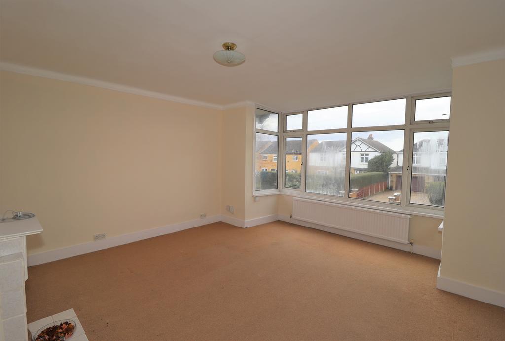 Terrace Road, WaltononThames KT12 1 bed £895 pcm (£207 pw)