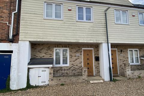 2 bedroom townhouse to rent, Southbourne