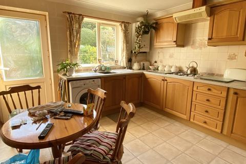 15 Polvelyn Parc, Hayle, TR27 4JP