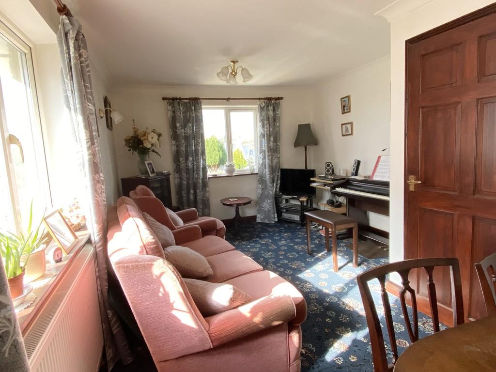 Bedroom (currently used as lounge)