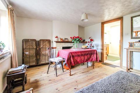 12 Bath Road, Cricklade, Swindon, SN6 6AT