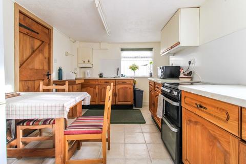 12 Bath Road, Cricklade, Swindon, SN6 6AT