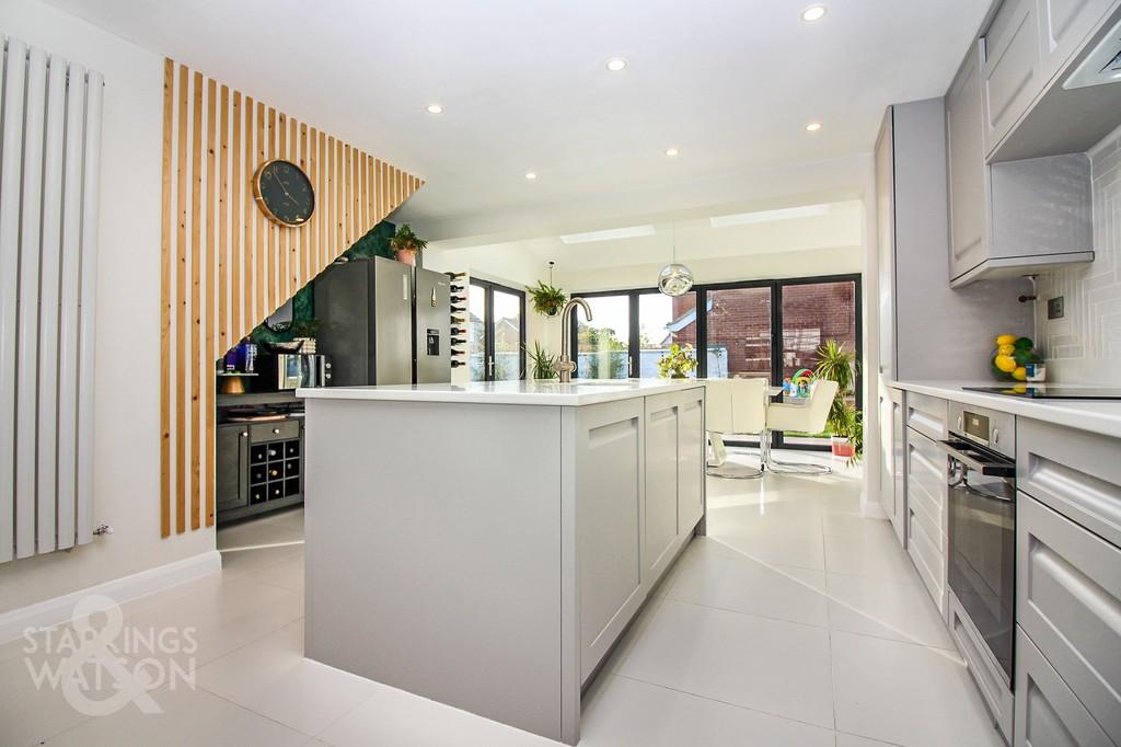 Fisher Road, Diss 3 bed detached house for sale £315,000
