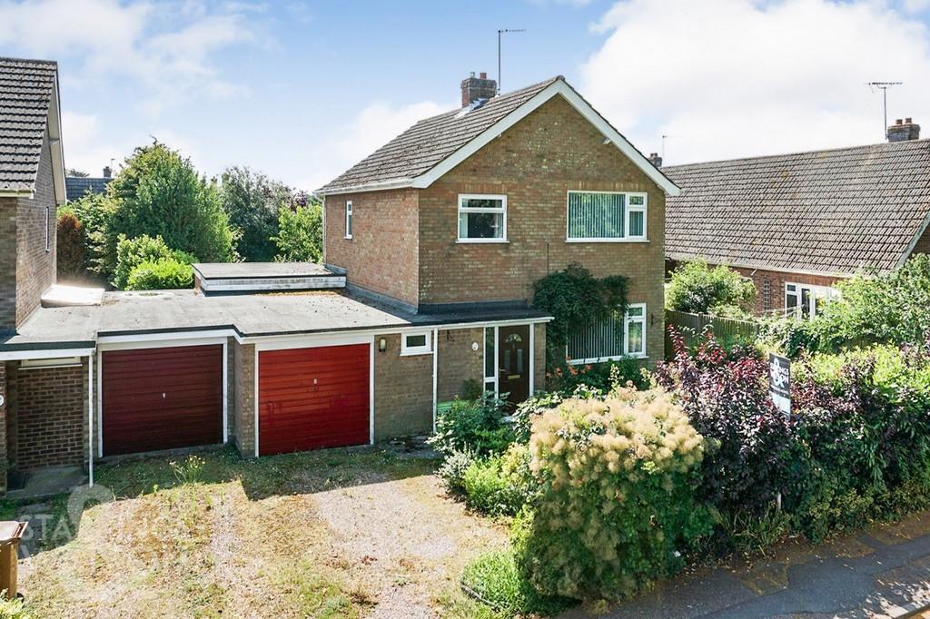 Highfield Avenue, Brundall, Norwich 4 bed detached house for sale £