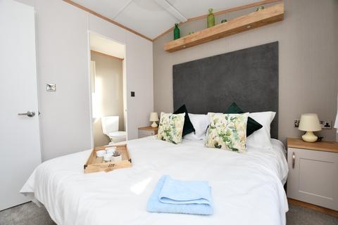 2 bedroom mobile home for sale - Broadland Sands Holiday Park, Corton, Suffolk