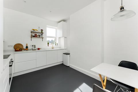 124a Godwin Road, London, E7 0LP