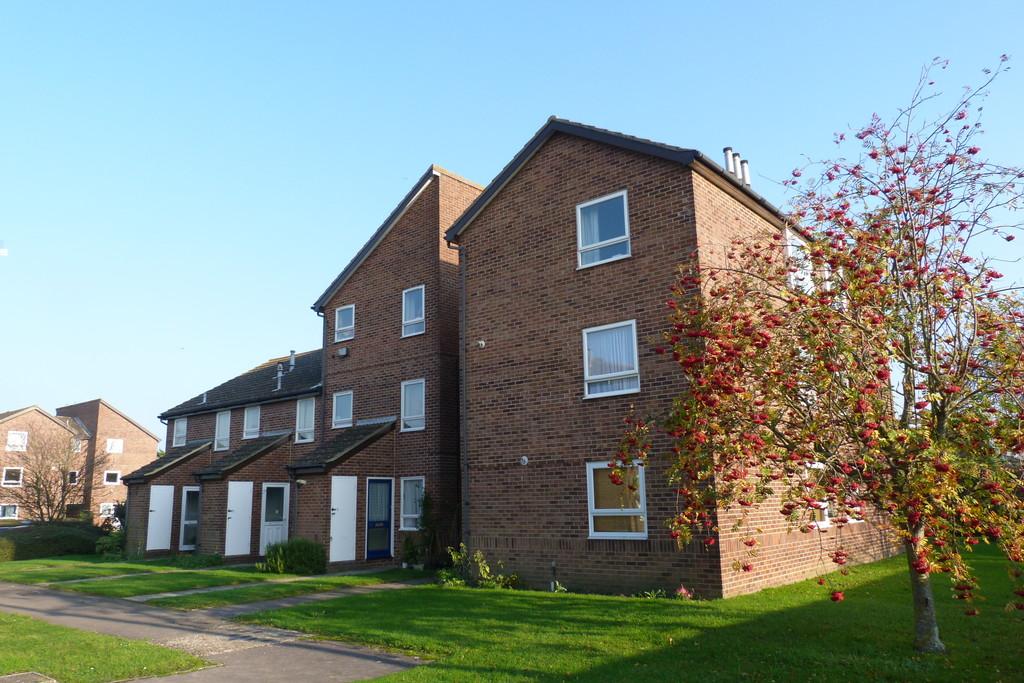 Chatsworth Road, Chichester 1 bed apartment £775 pcm (£179 pw)