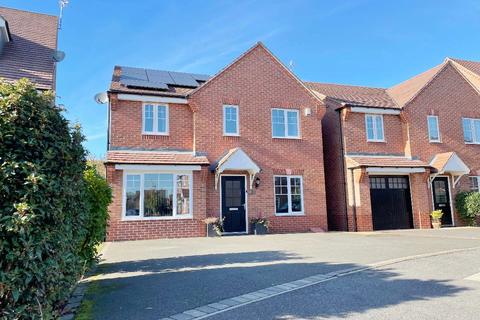 4 bedroom detached house for sale - Brackley Crescent, Chase Meadow, Warwick