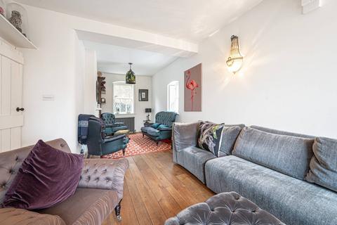 5 bedroom flat to rent, Lutton Terrace, Hampstead, London, NW3