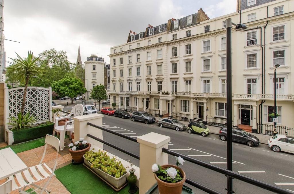 Belgrave Road, Pimlico, London, SW1V 1 bed flat £2,817 pcm (£650 pw)
