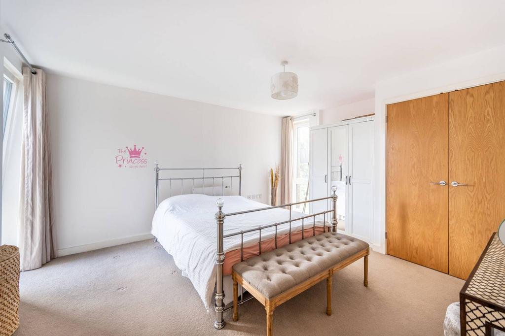 Flowers Close, Gladstone Park, London, NW2 1 bed flat for sale £335,000