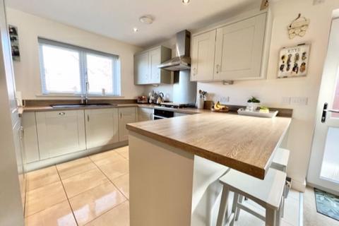 4 Becklands Avenue, New Waltham, Grimsby, DN36 4FA