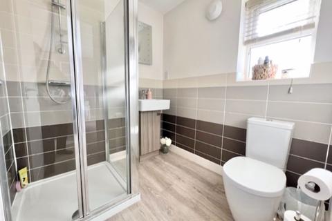 4 Becklands Avenue, New Waltham, Grimsby, DN36 4FA