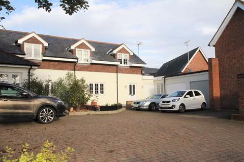 3, Walnut Court High Street, St Margarets At Cliffe, Dover, CT15 6AX