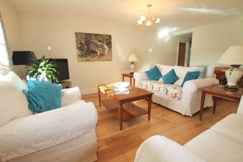 3, Walnut Court High Street, St Margarets At Cliffe, Dover, CT15 6AX