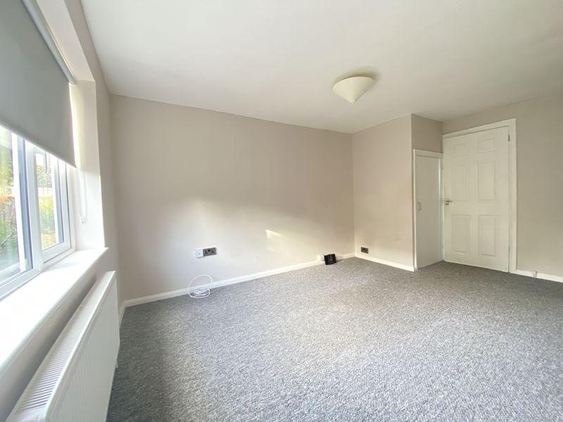 The Drive, Cranleigh 1 bed apartment £900 pcm (£208 pw)