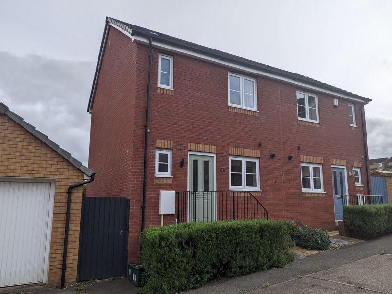 Orchard Grove, Newton Abbot 2 bed semidetached house £950 pcm (£219 pw)