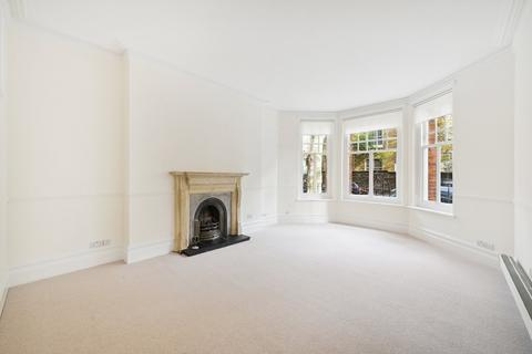 4 bedroom flat to rent, Iverna Gardens, London