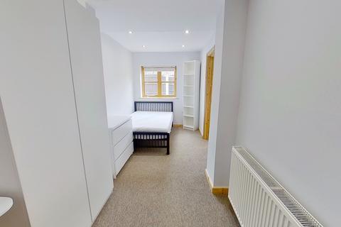 6 bedroom detached house to rent - Middleton Boulevard, Wollaton Park, Nottingham