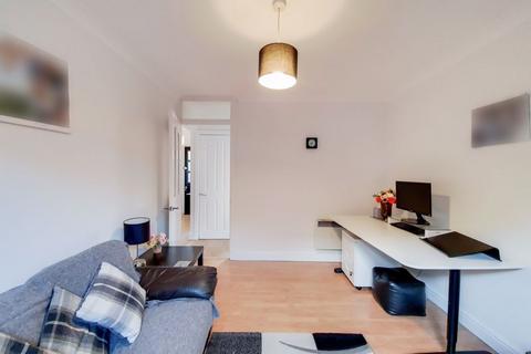 1 bedroom apartment for sale, Darmaine Close, South Croydon