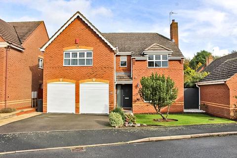 5 bedroom detached house for sale - The Meadows, BREWOOD