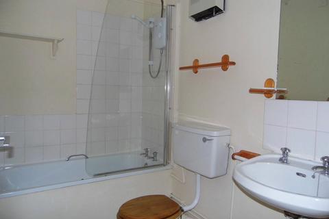 1 bedroom apartment to rent, Osborne Crescent, Chichester, PO19