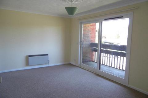 1 bedroom apartment to rent, Osborne Crescent, Chichester, PO19