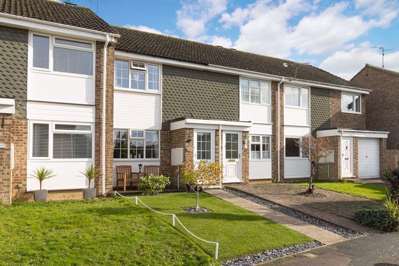 Barnsnap Close, Horsham 2 bed terraced house £350,000