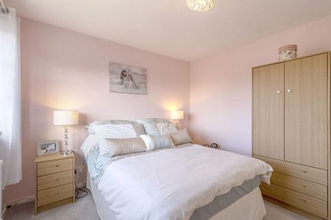 41 Barnsnap Close, Horsham, RH12 5XY