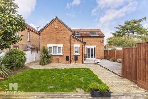 48b Darracott Road, Bournemouth, BH5 2AY