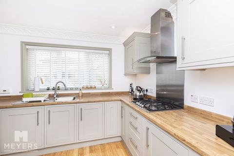 48b Darracott Road, Bournemouth, BH5 2AY