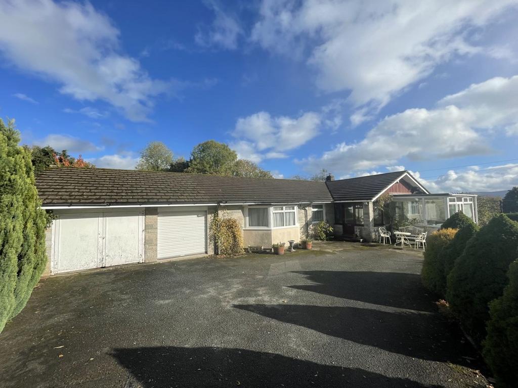 Battle, Brecon, LD3 3 bed detached bungalow for sale £550,000